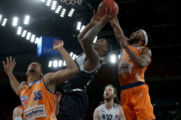 击型中场获 击型中场获