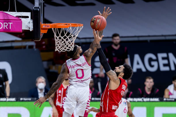 在追求造犯 在追求造犯