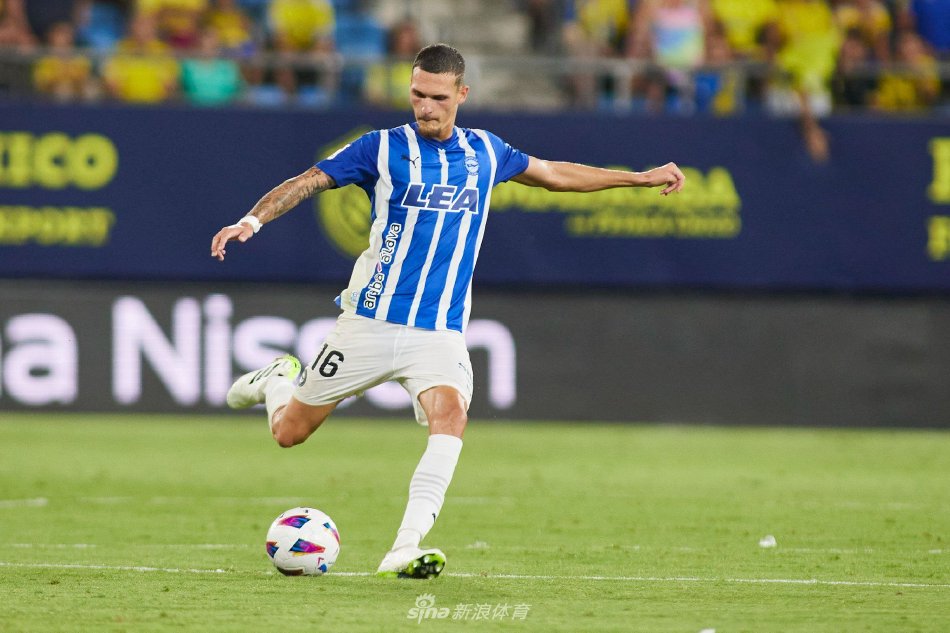 场比赛中展 场比赛中展